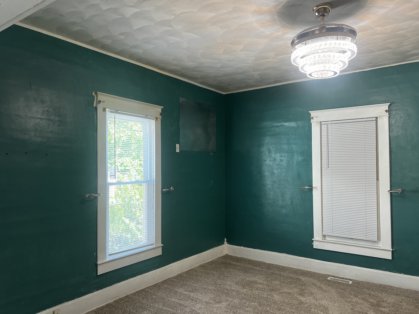 2121 College Avenue Property Photo 7
