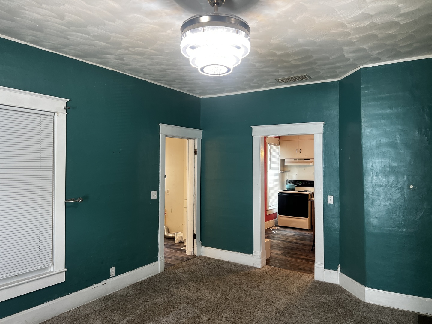 2121 College Avenue Property Photo 8