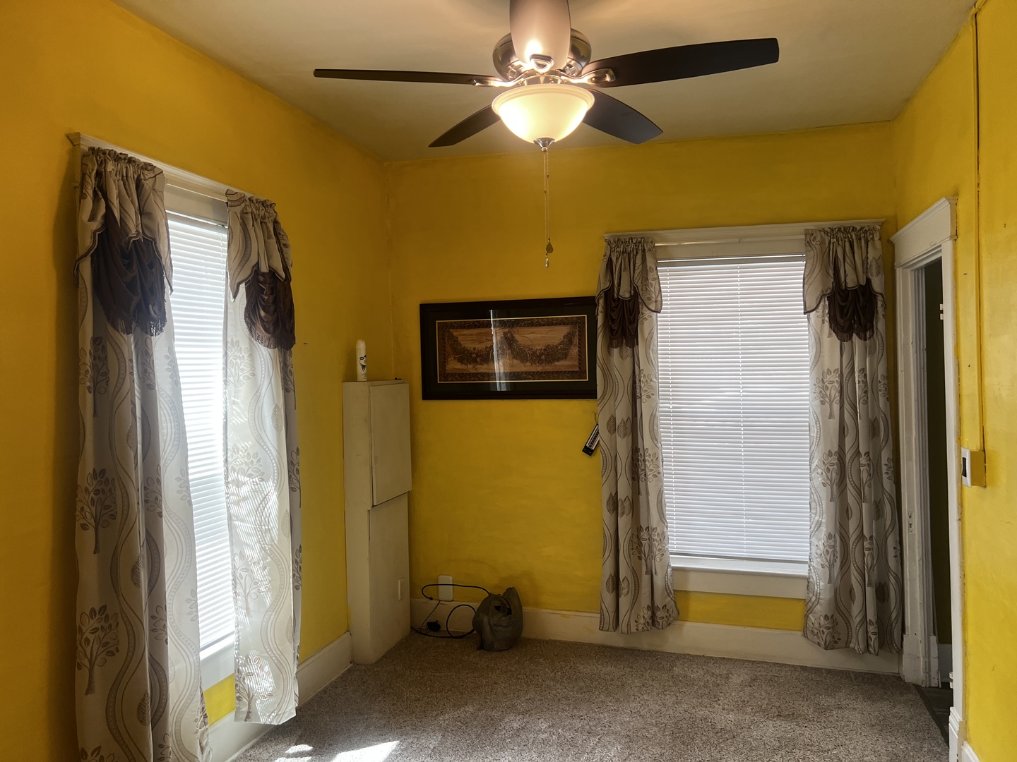2121 College Avenue Property Photo 9