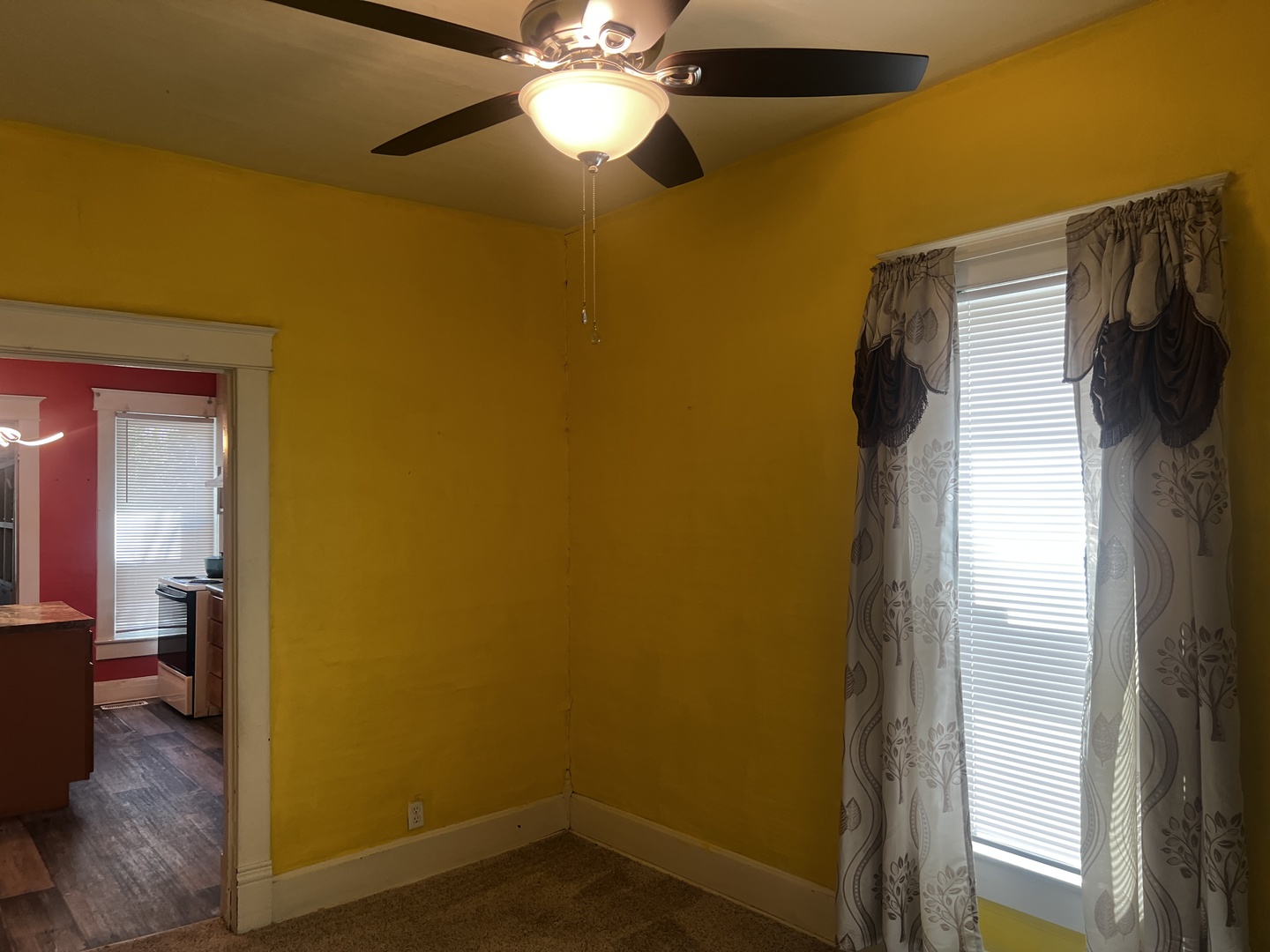 2121 College Avenue Property Photo 10