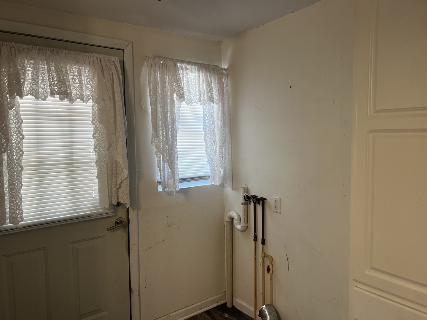 2121 College Avenue Property Photo 15