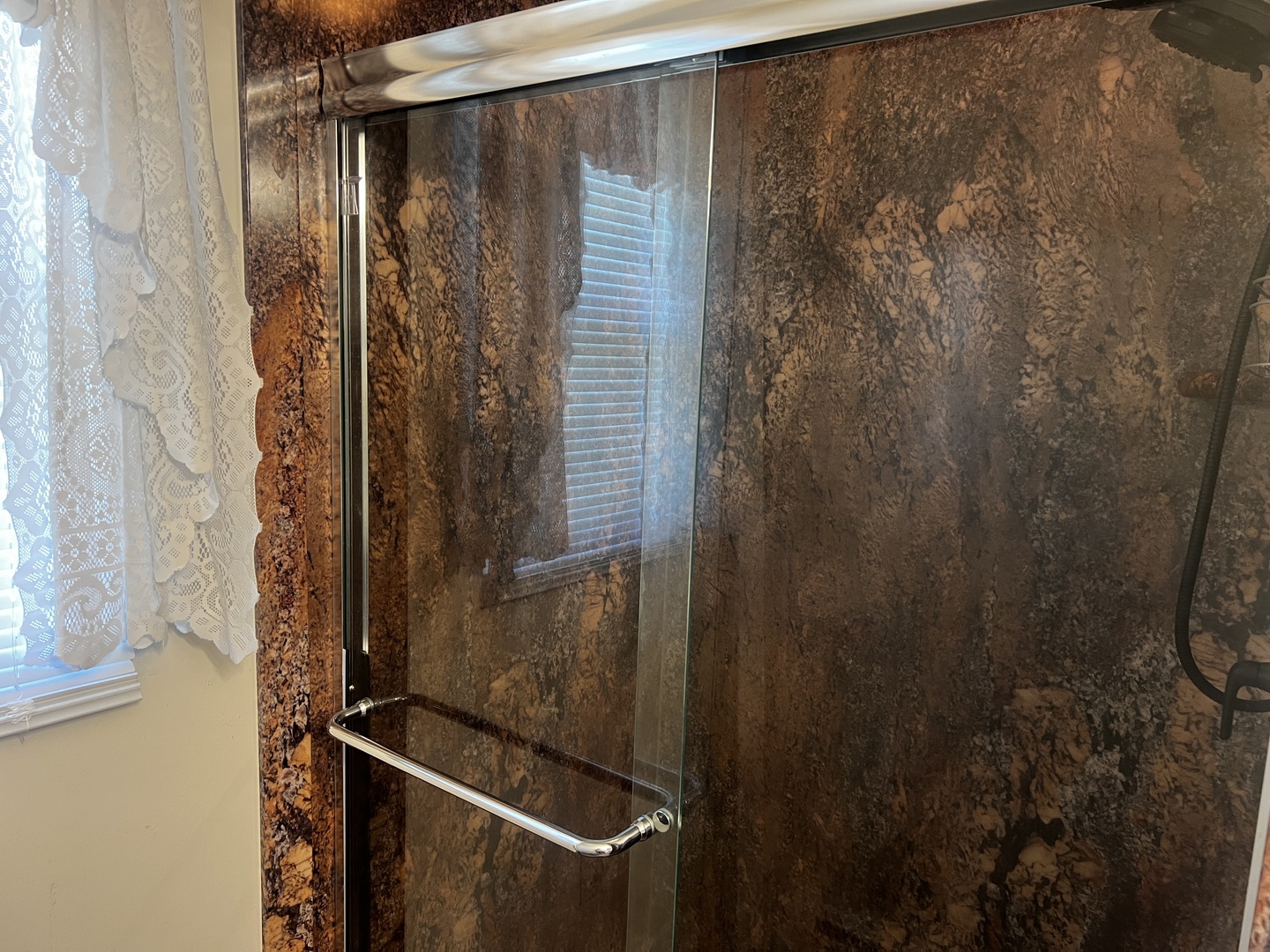 2121 College Avenue Property Photo 17