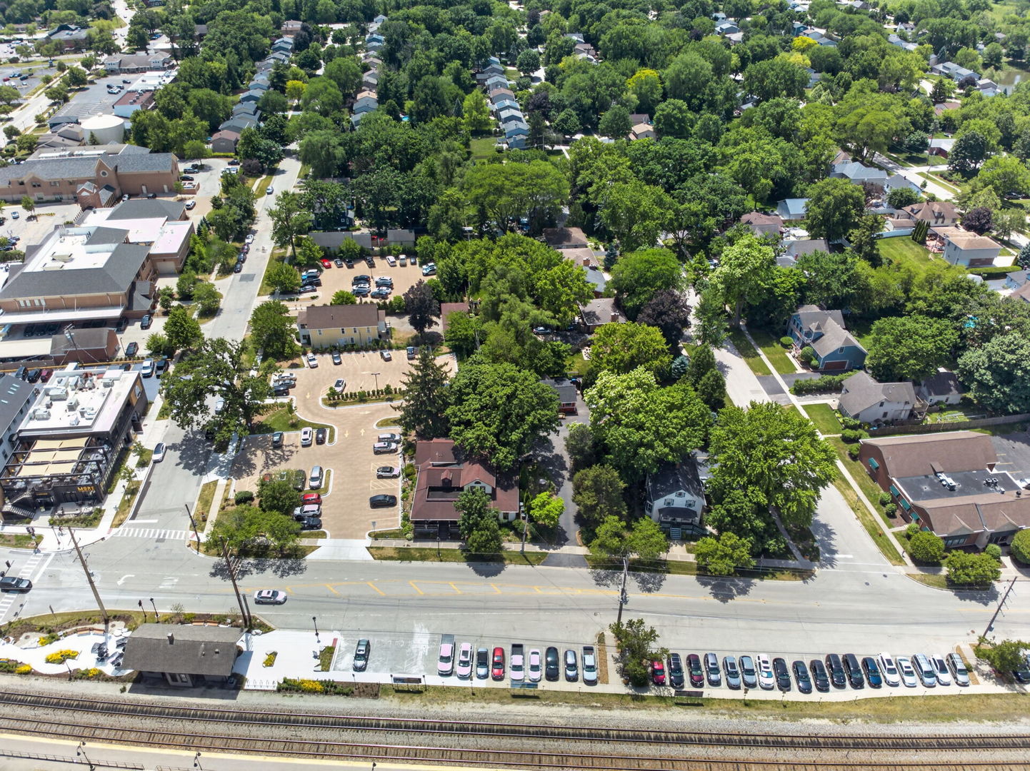 211-215 W Railroad Avenue Property Photo 3