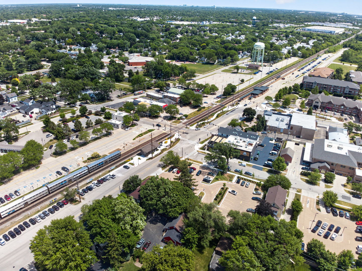 211-215 W Railroad Avenue Property Photo 4