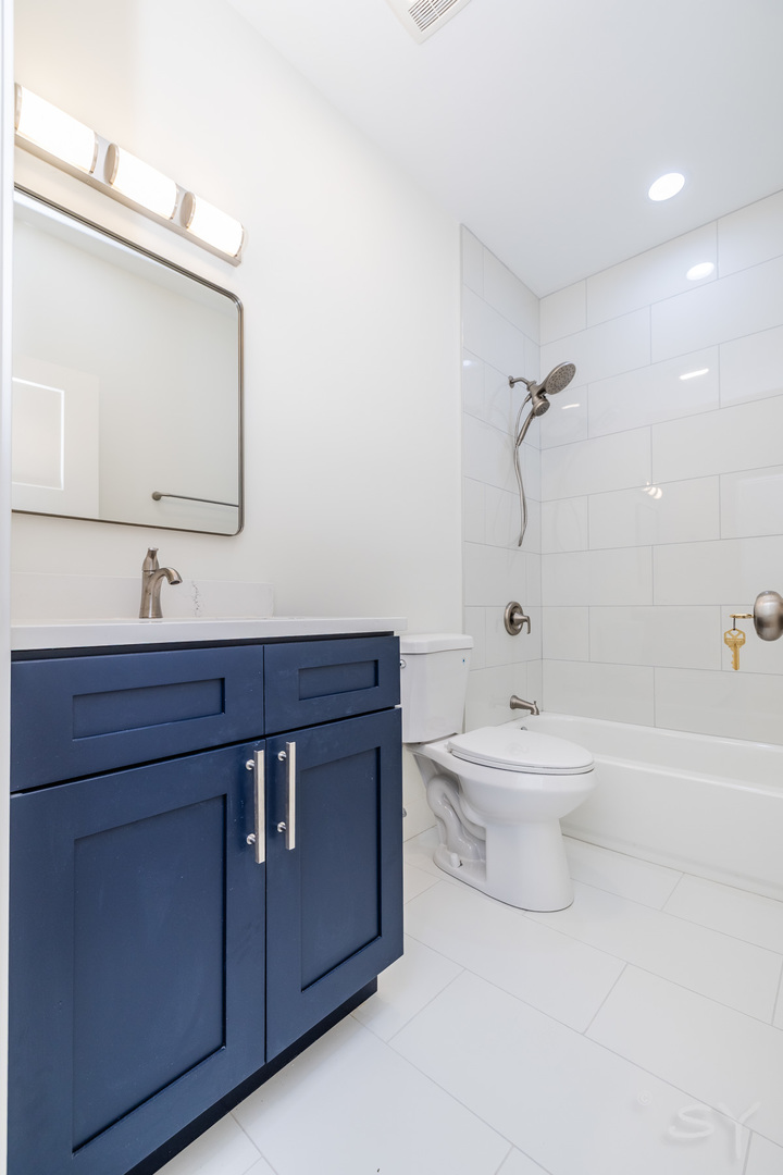 1331 S Fairfield Avenue Property Photo 10