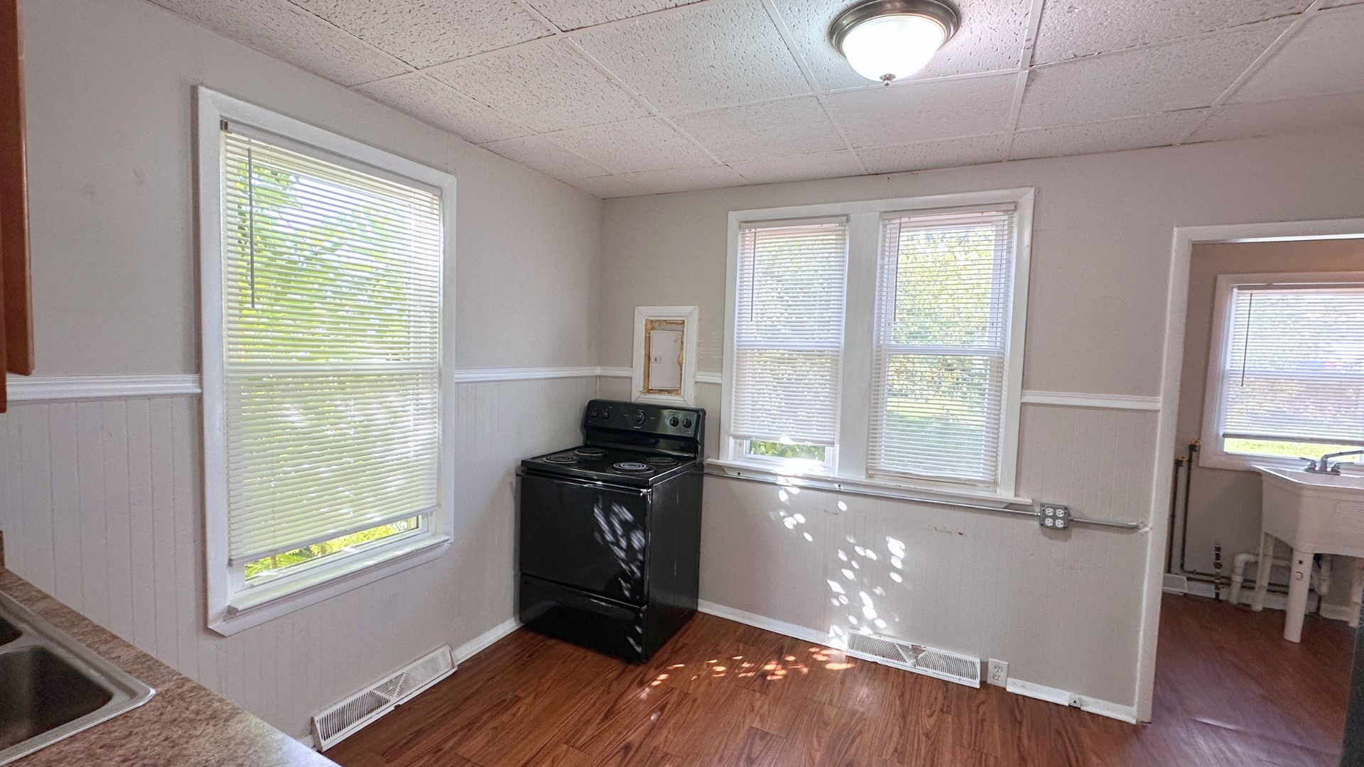 3728 Chicago Road Property Photo 8