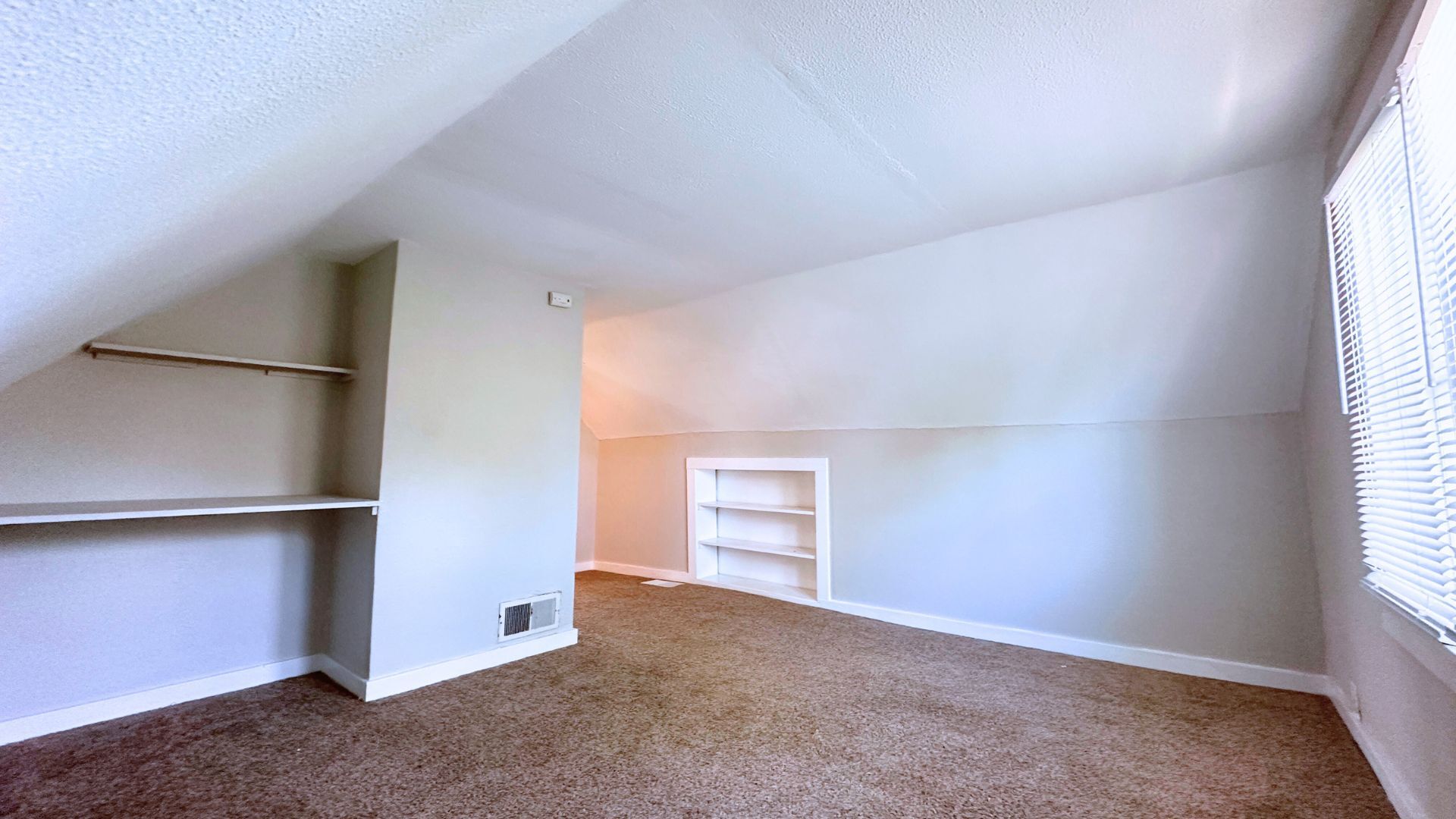 3728 Chicago Road Property Photo 11