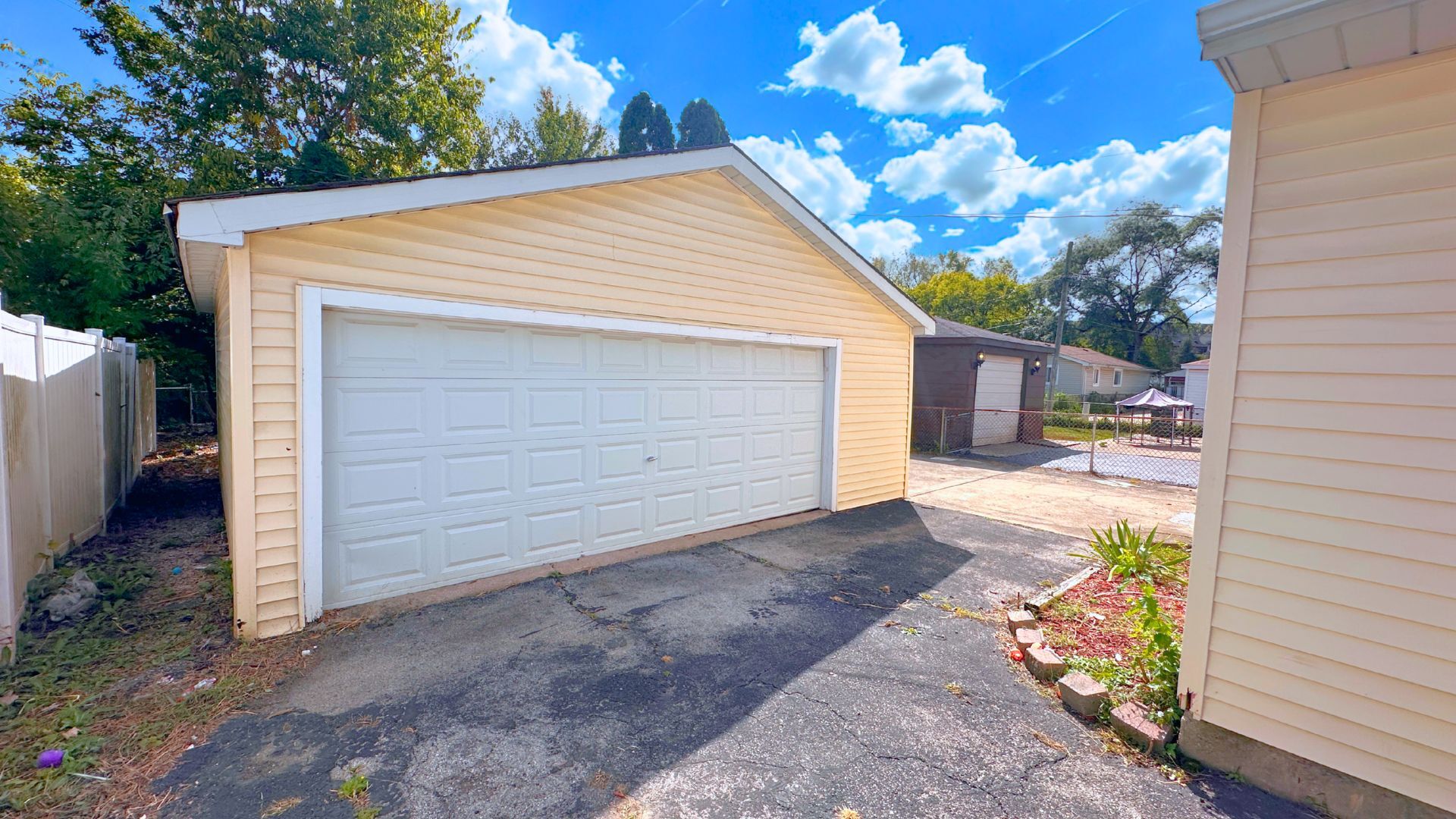 14039 S Claire Boulevard Property Photo 15