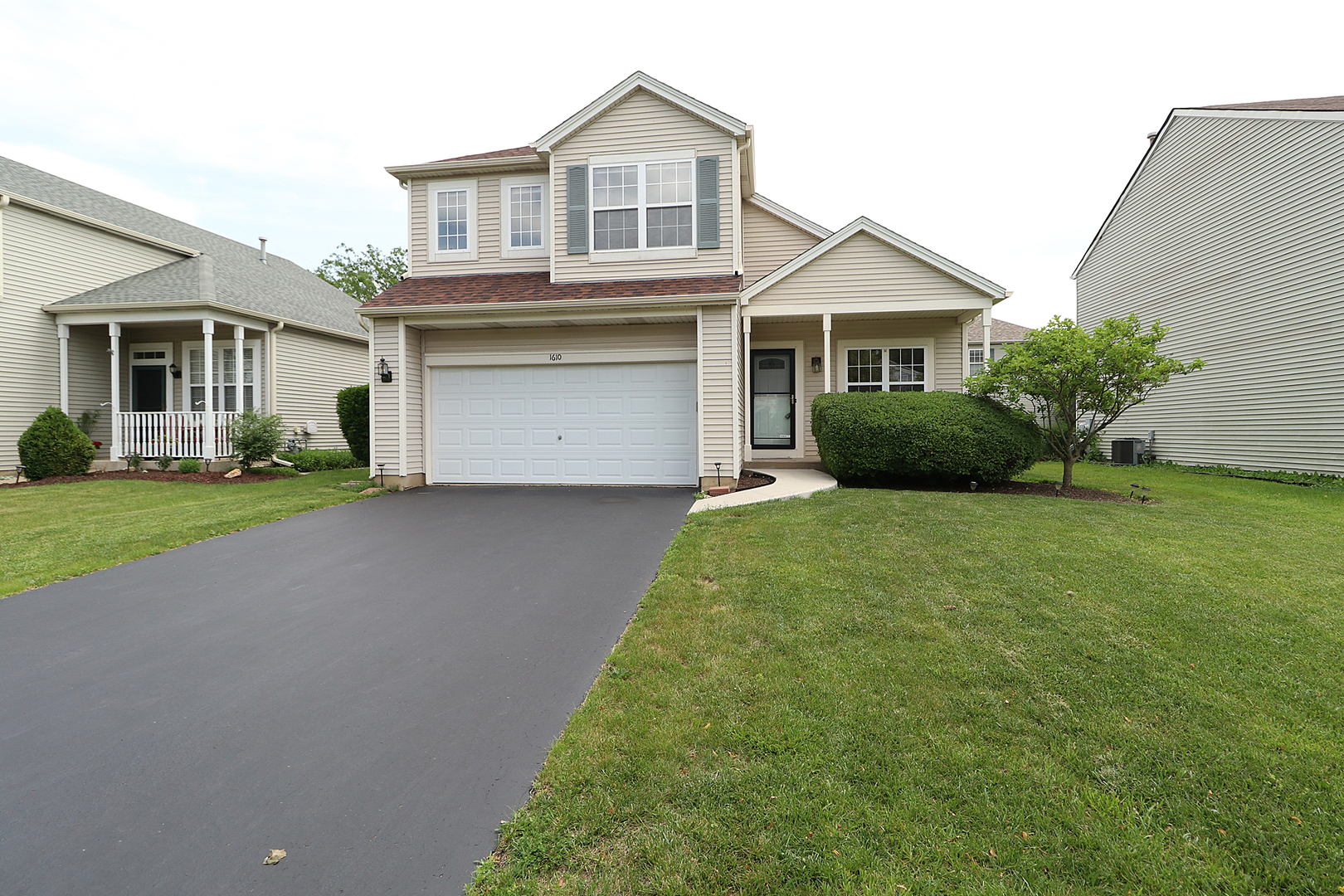 1610 Lake Pointe Court Property Photo 1