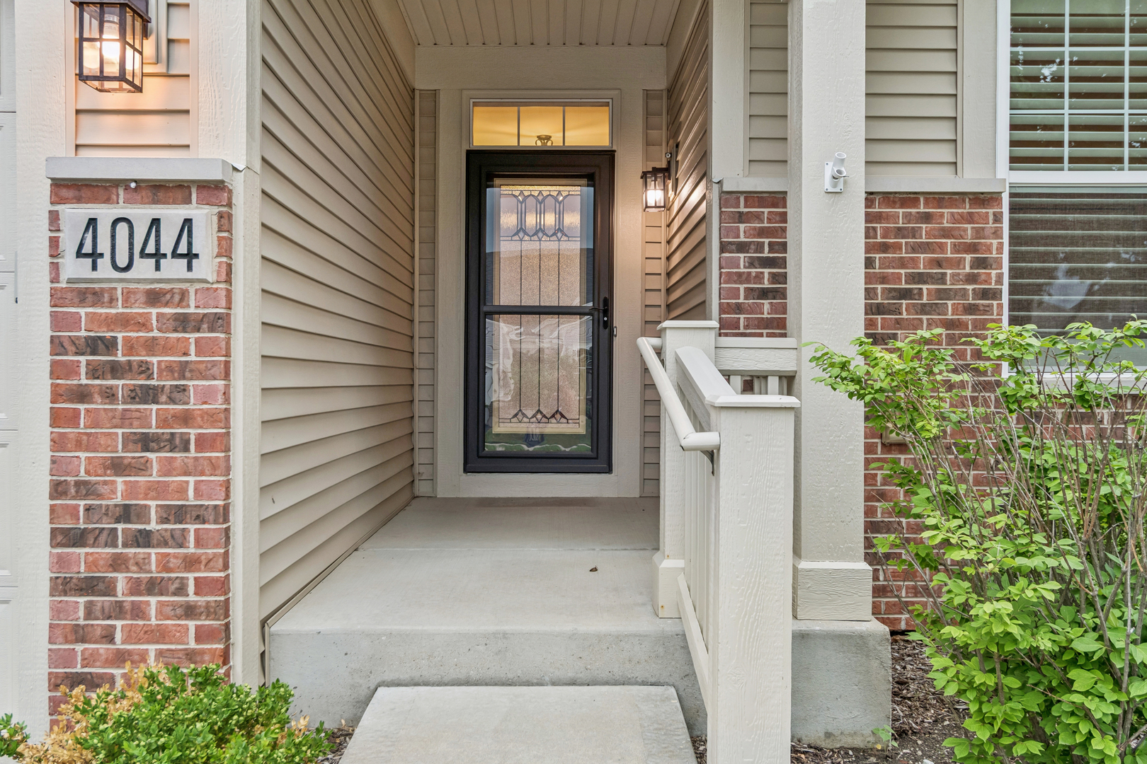 4044 Chesapeake Lane Property Photo 2