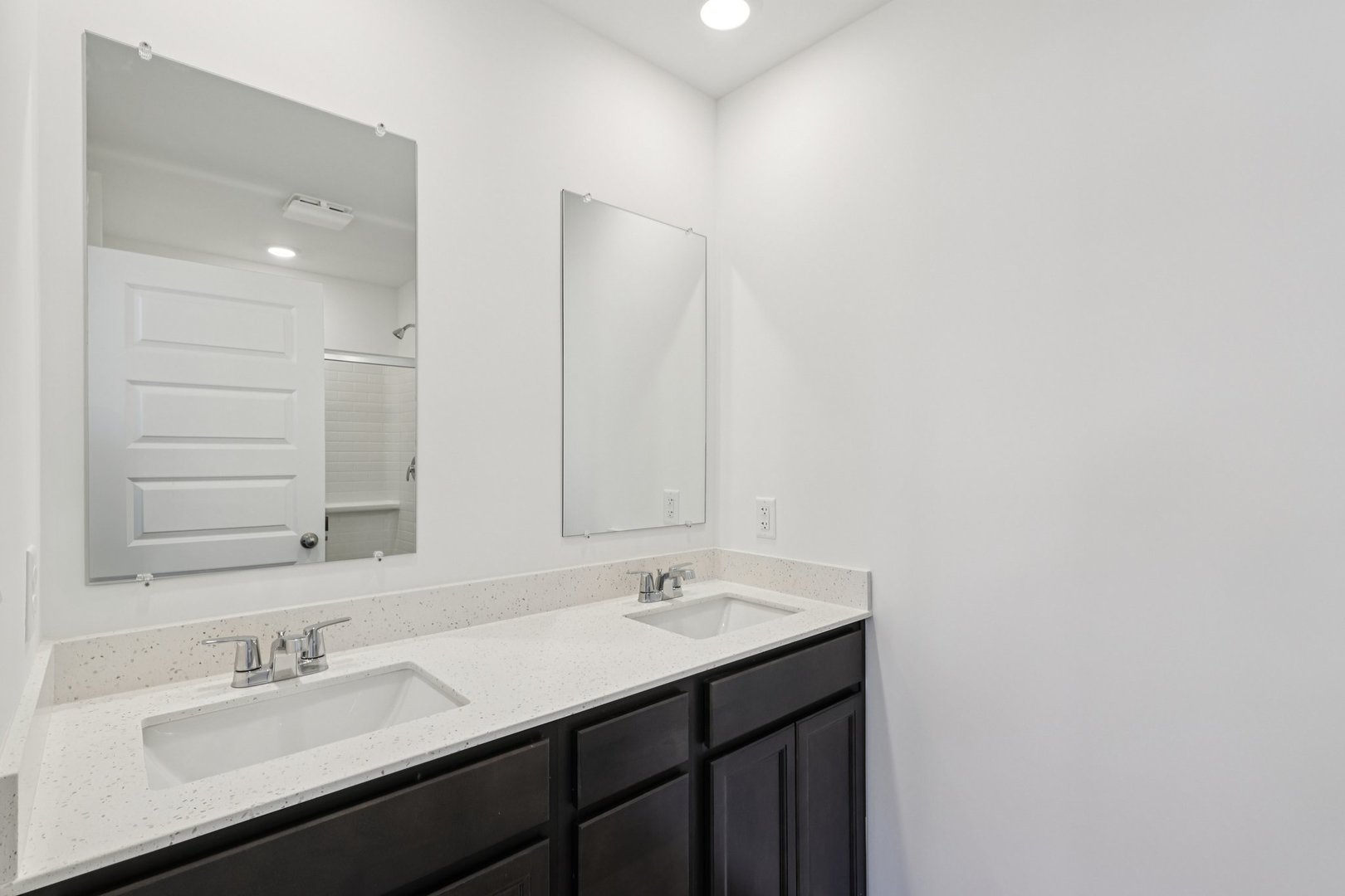 527 Yosemite Way Property Photo 12