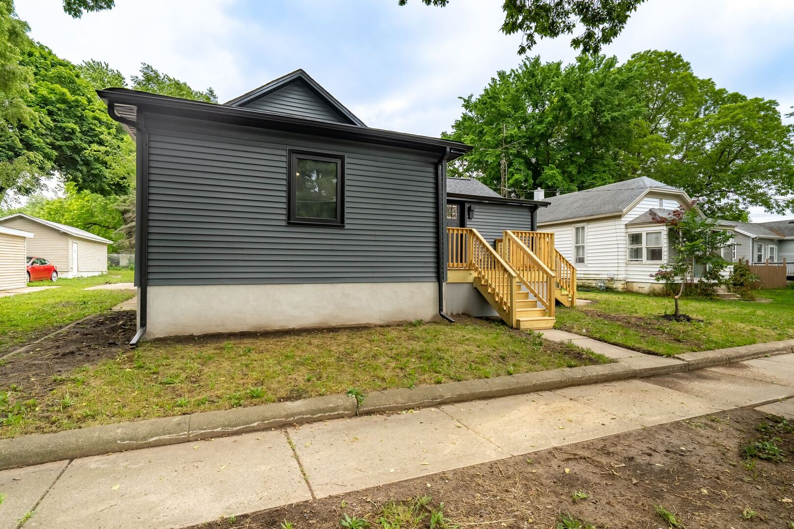 1313 Ewing Street Property Photo 3