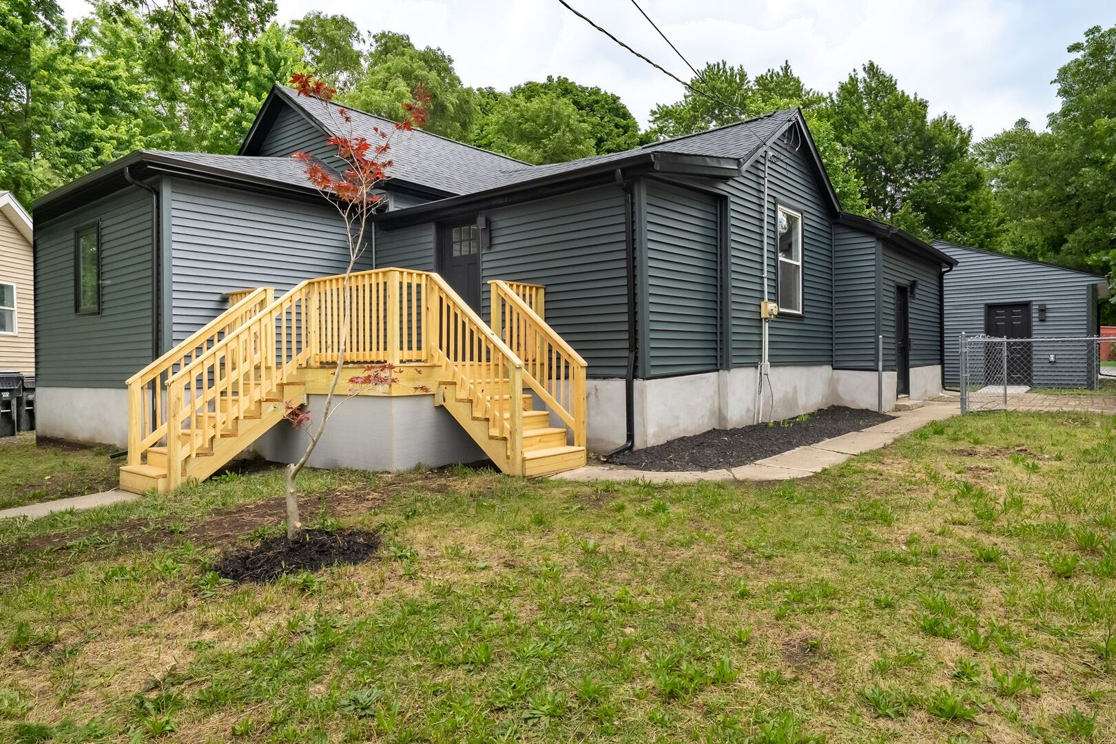 1313 Ewing Street Property Photo 4