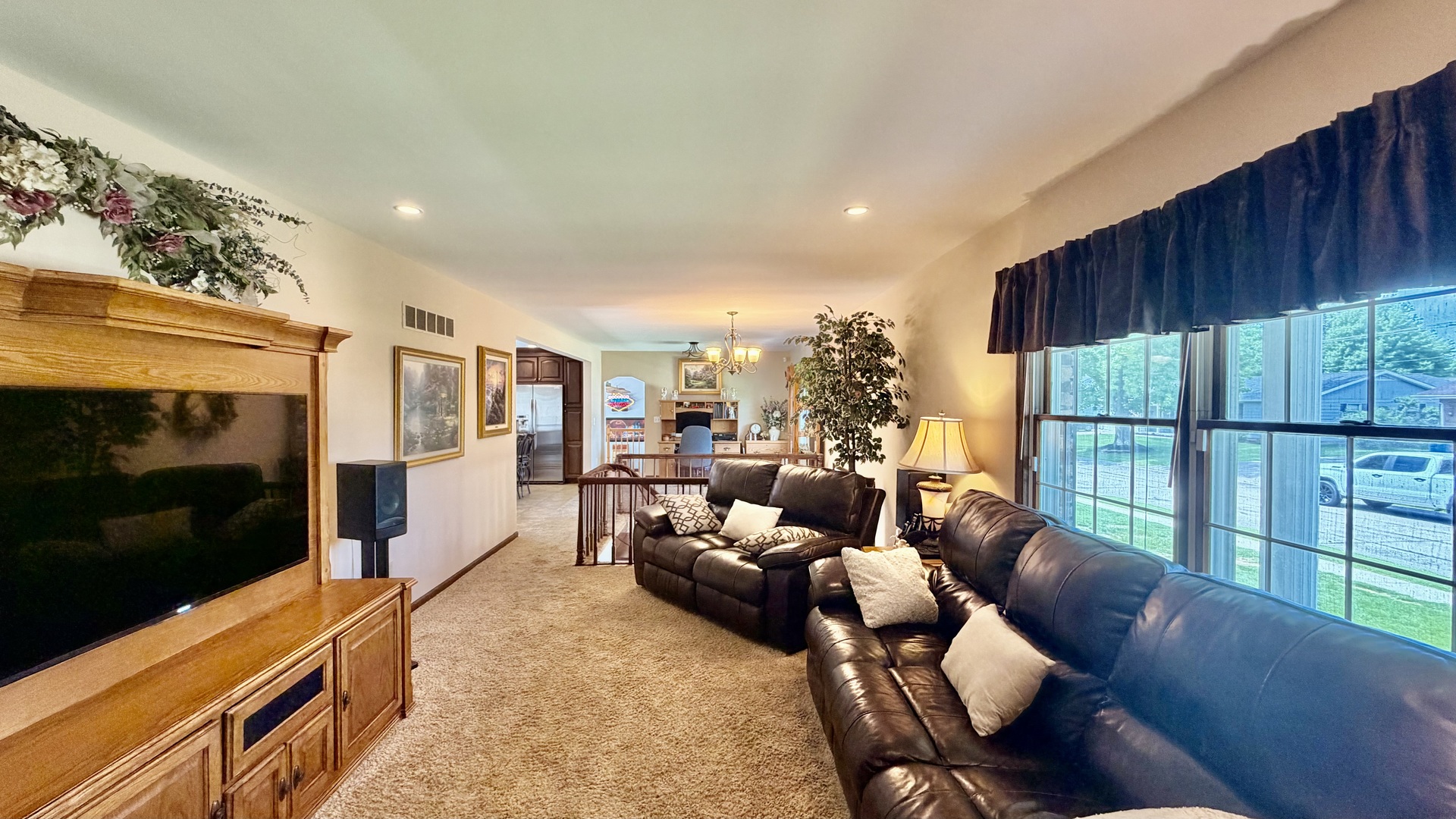 545 Meadowbrook Property Photo 5