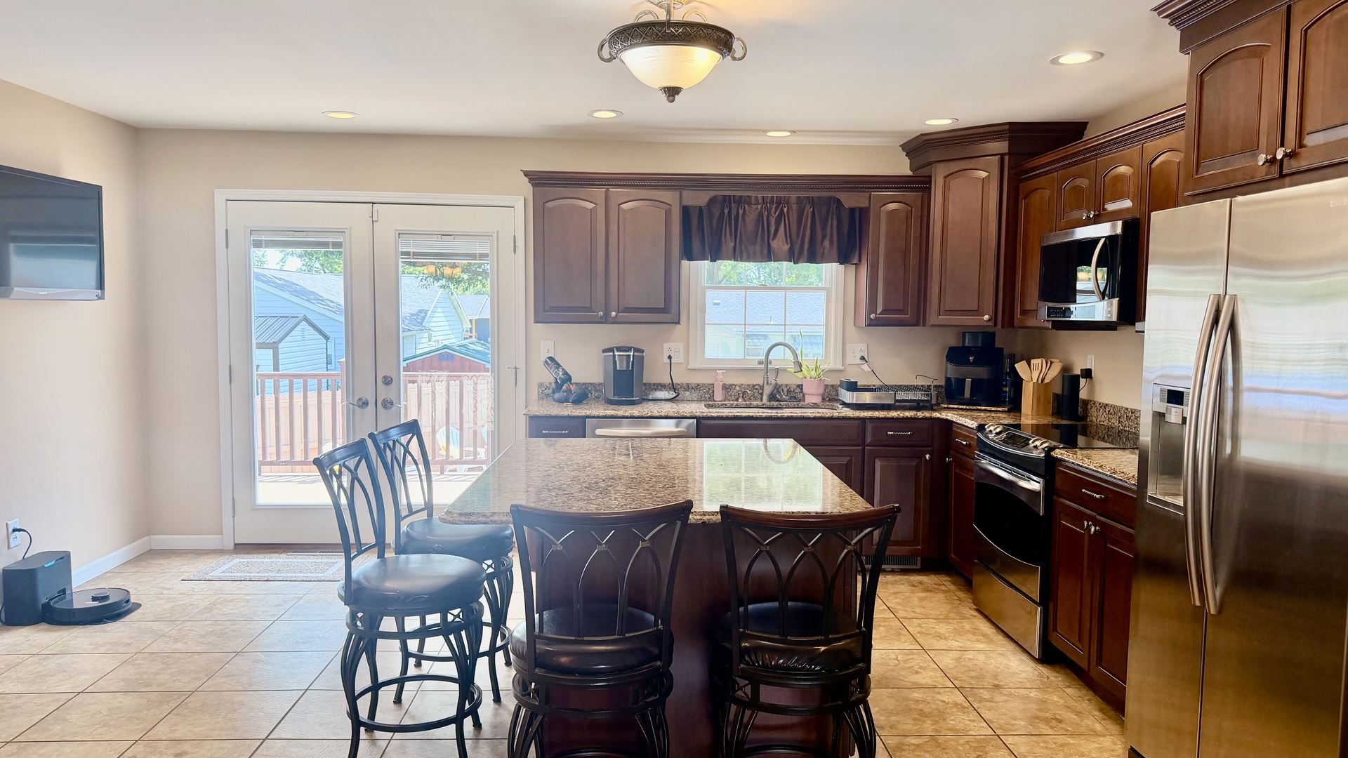 545 Meadowbrook Property Photo 7