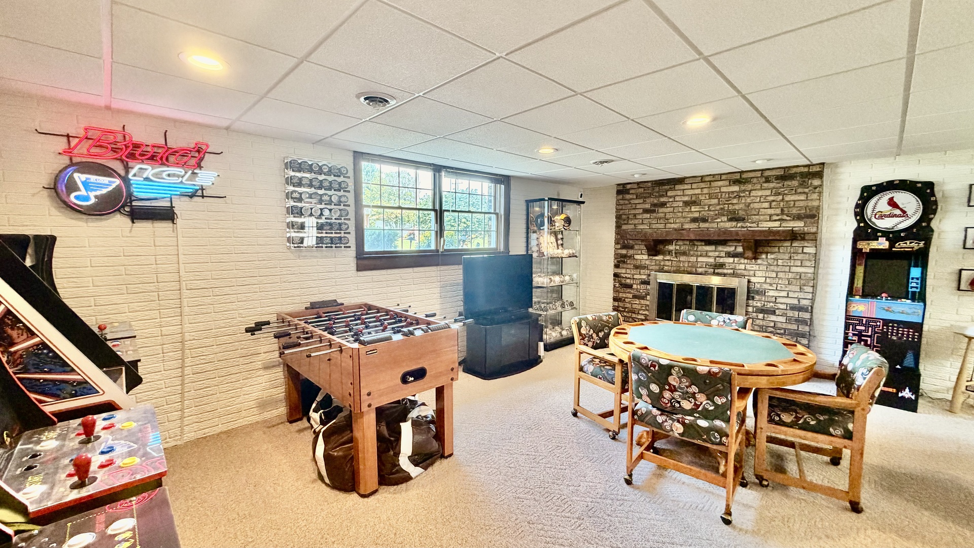 545 Meadowbrook Property Photo 14