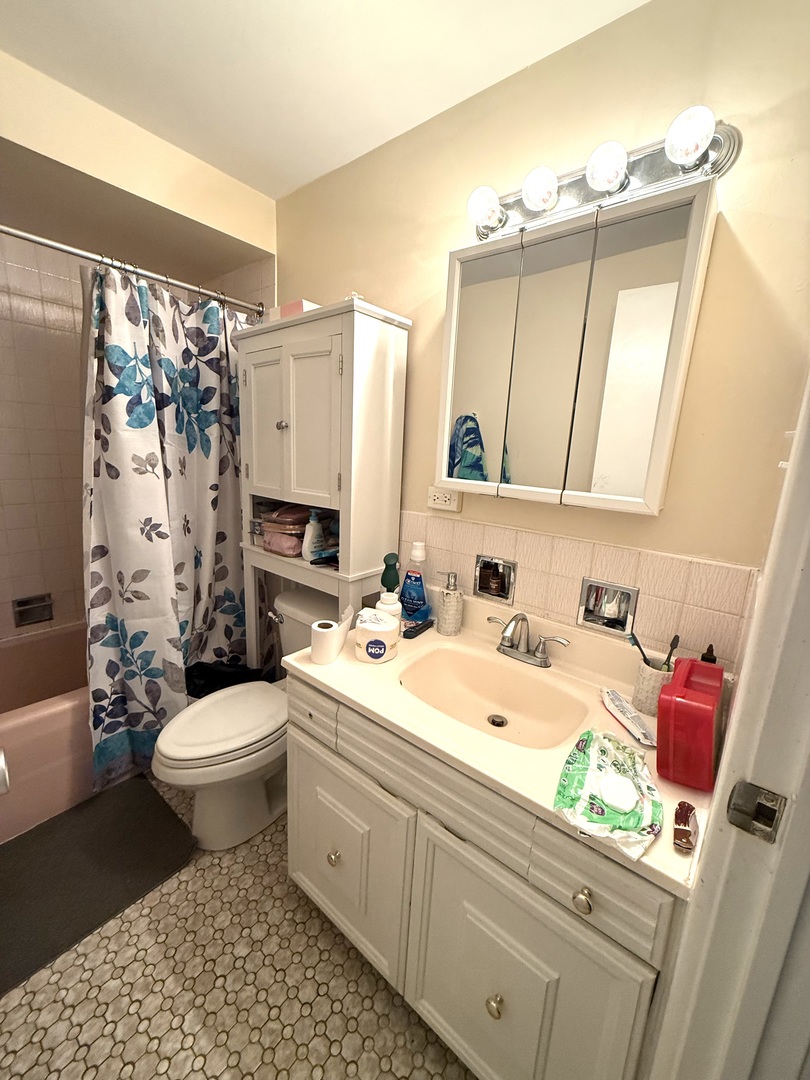 3900 W 95th Street 305 Property Photo 16