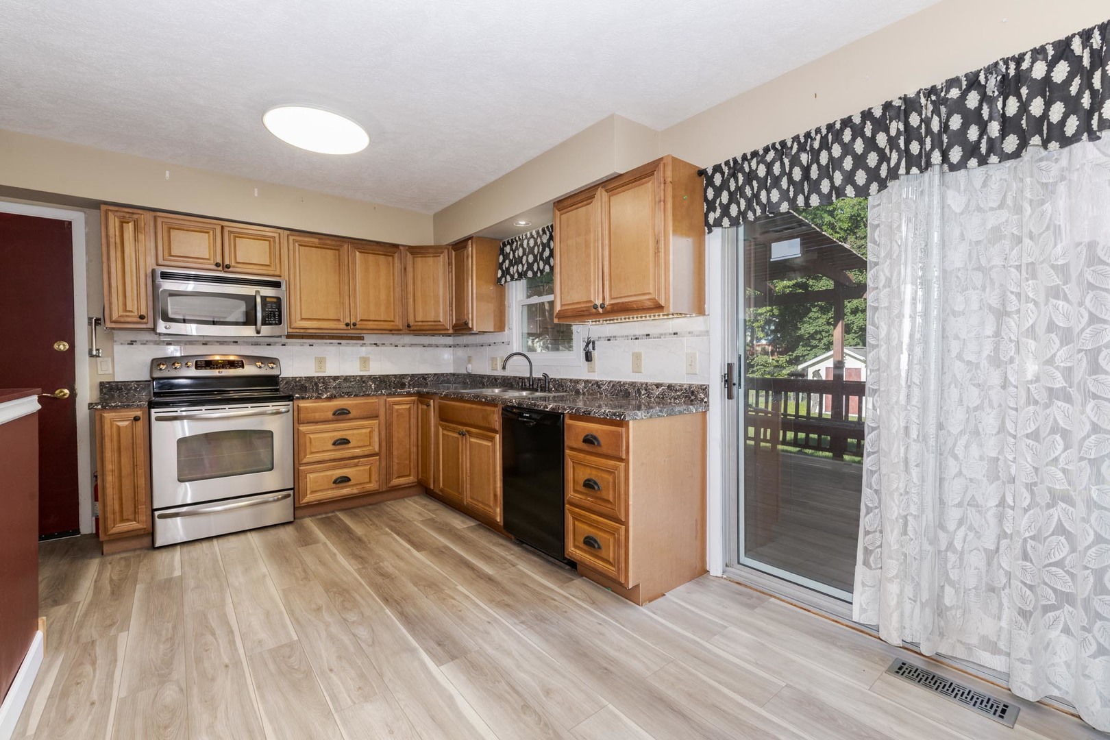 703 Lara Road Property Photo 18