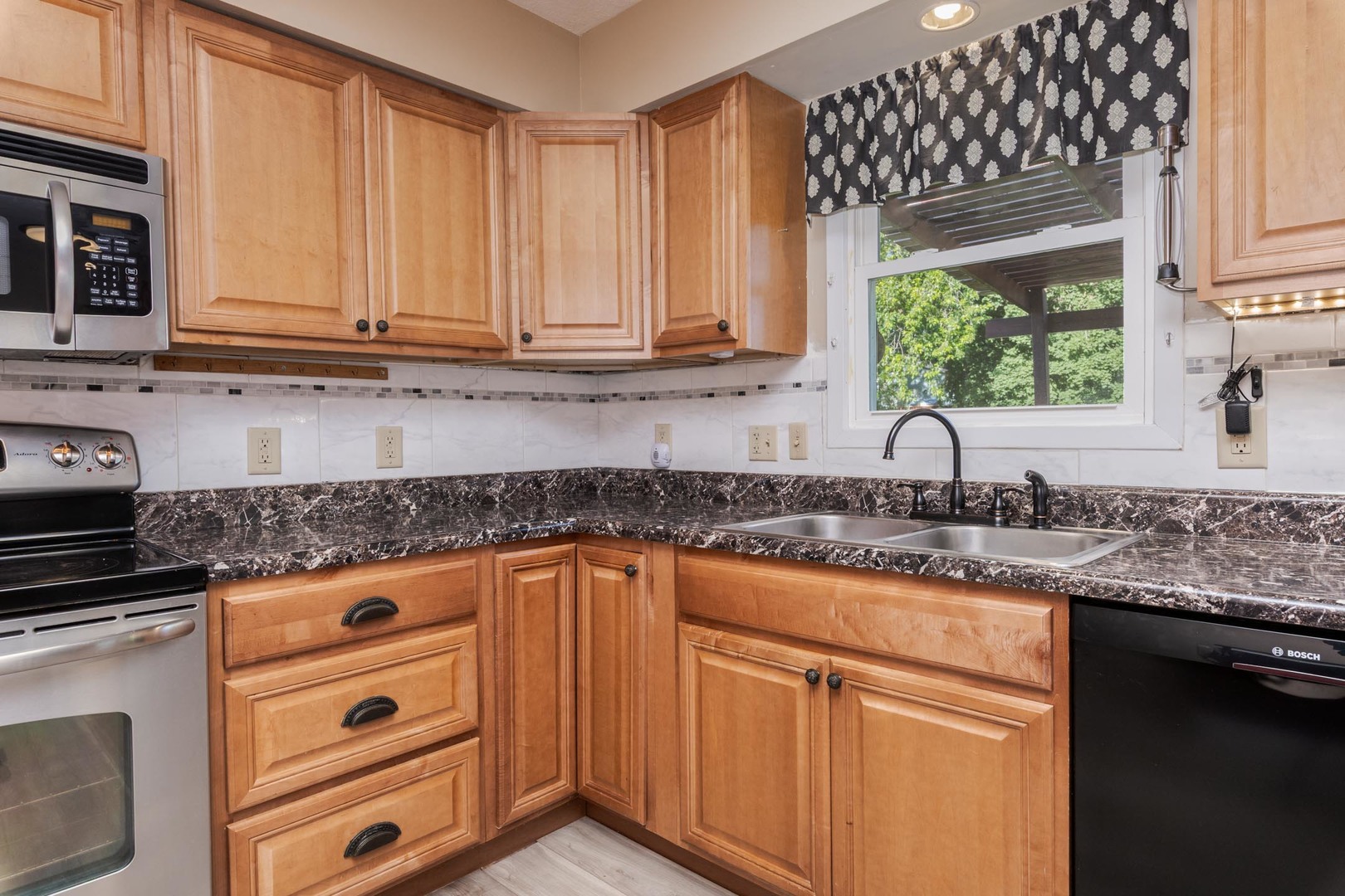 703 Lara Road Property Photo 20
