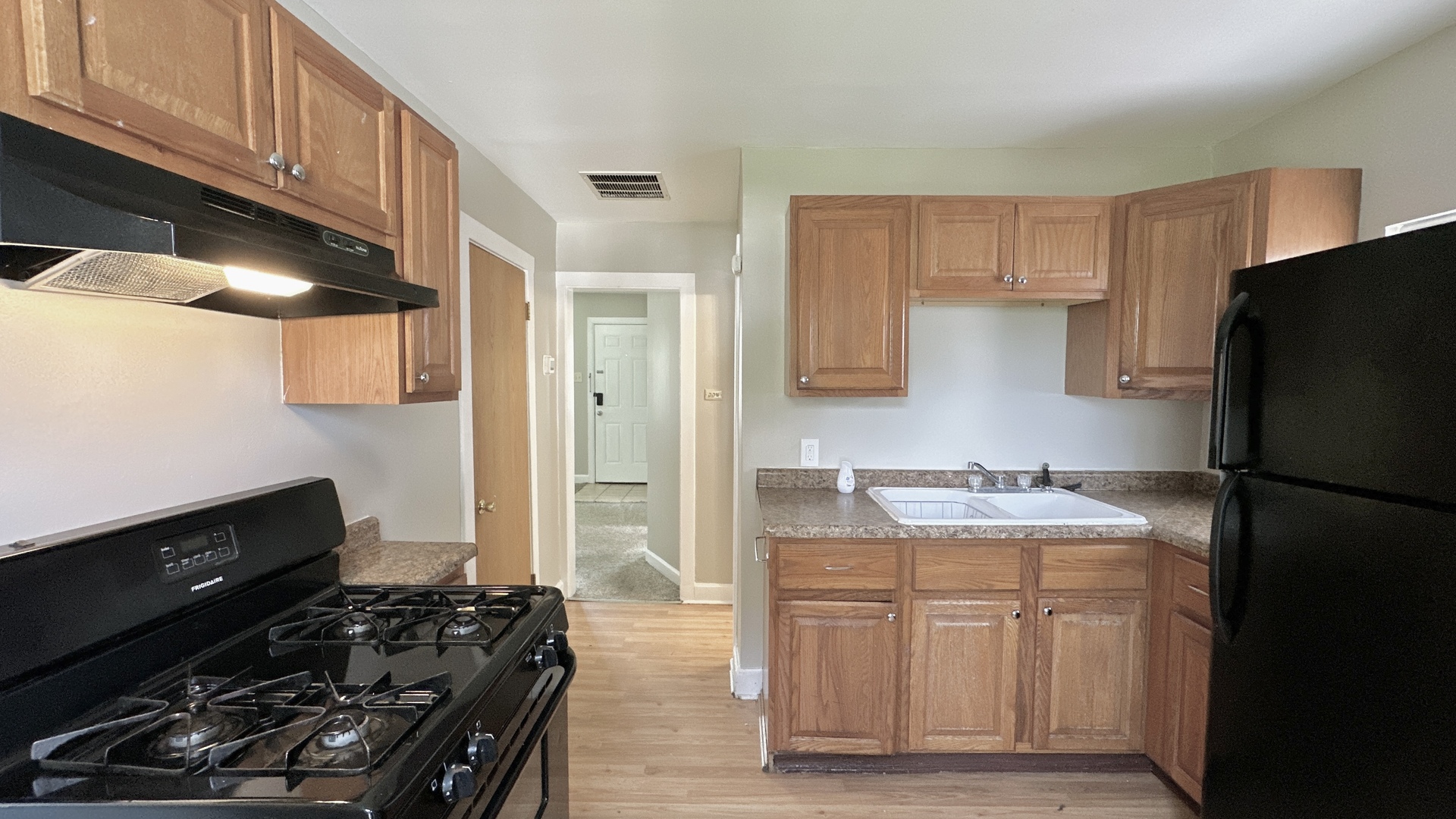 15031 Hamlin Avenue Property Photo 3