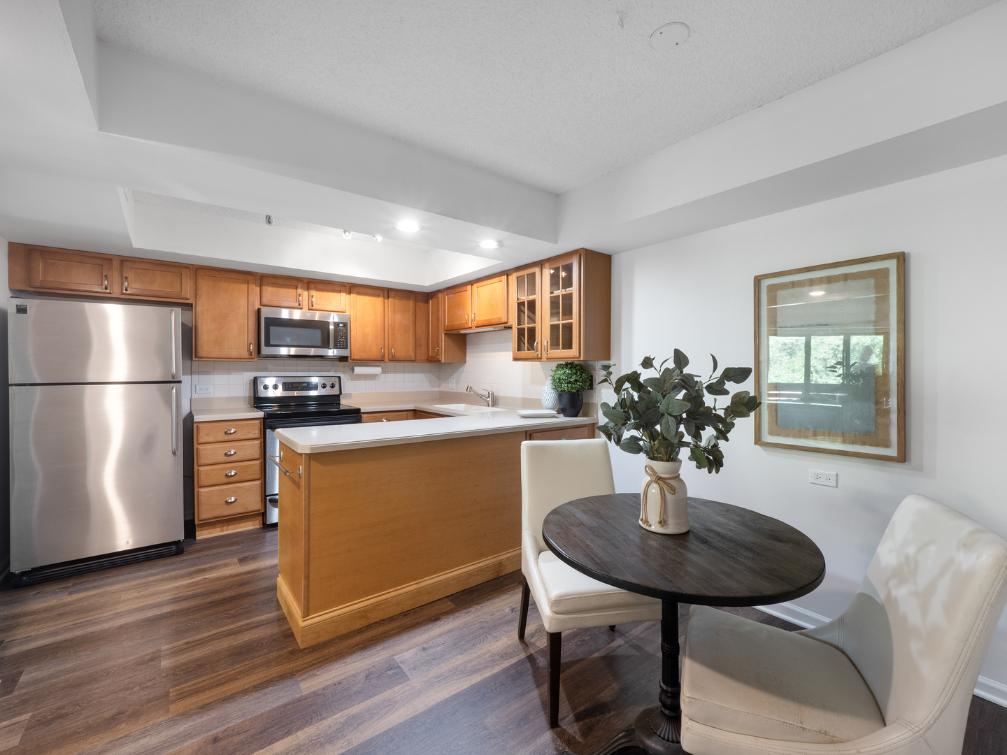 706 Waukegan Road C-203 Property Photo 4