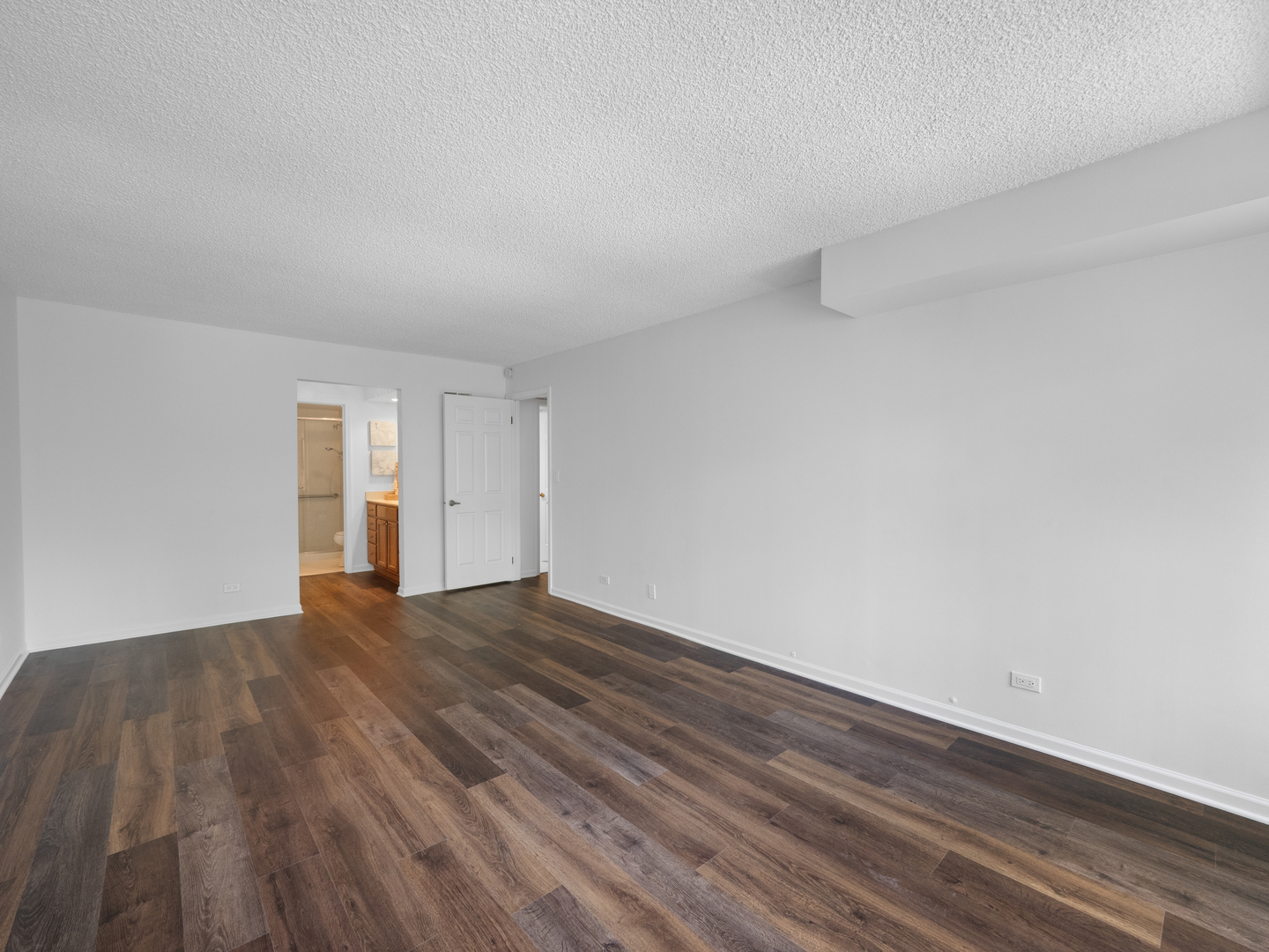 706 Waukegan Road C-203 Property Photo 8