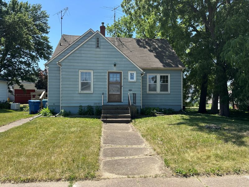 809 11th Street Property Photo 1
