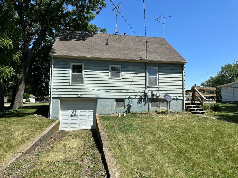 809 11th Street Property Photo 2