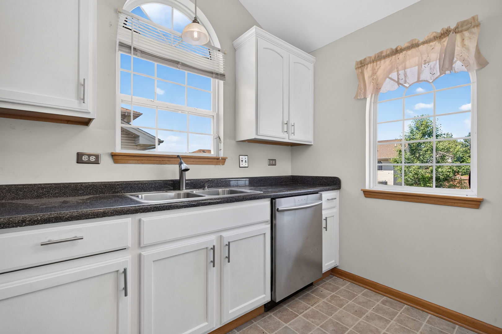 18020 Charlotte Drive Property Photo 12