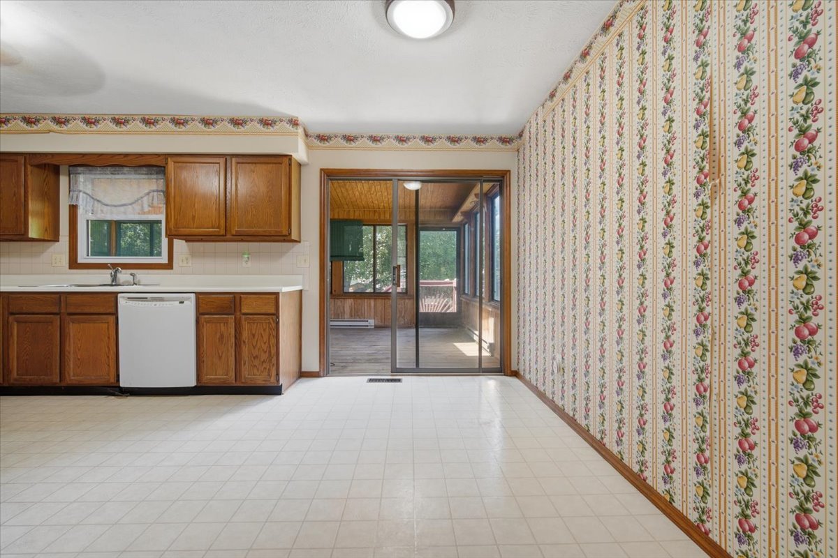 1301 Chadwick Drive Property Photo 9
