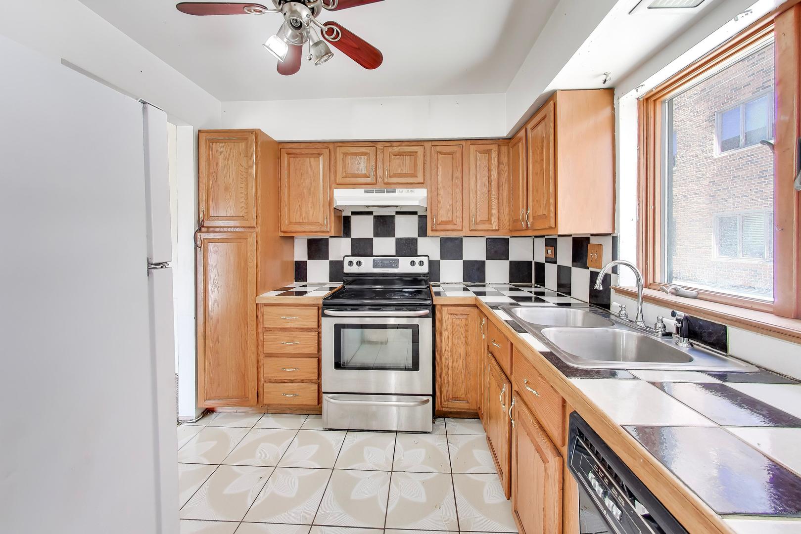 7908 W North Avenue 201c Property Photo 8