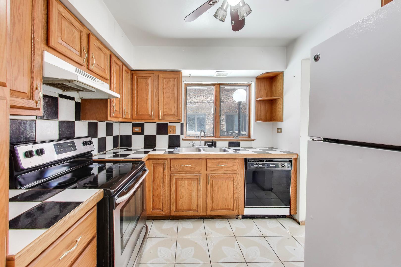7908 W North Avenue 201c Property Photo 9