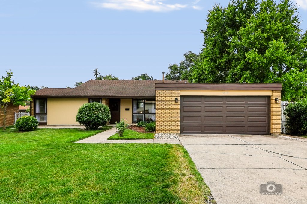 5595 155th Street Property Photo 1
