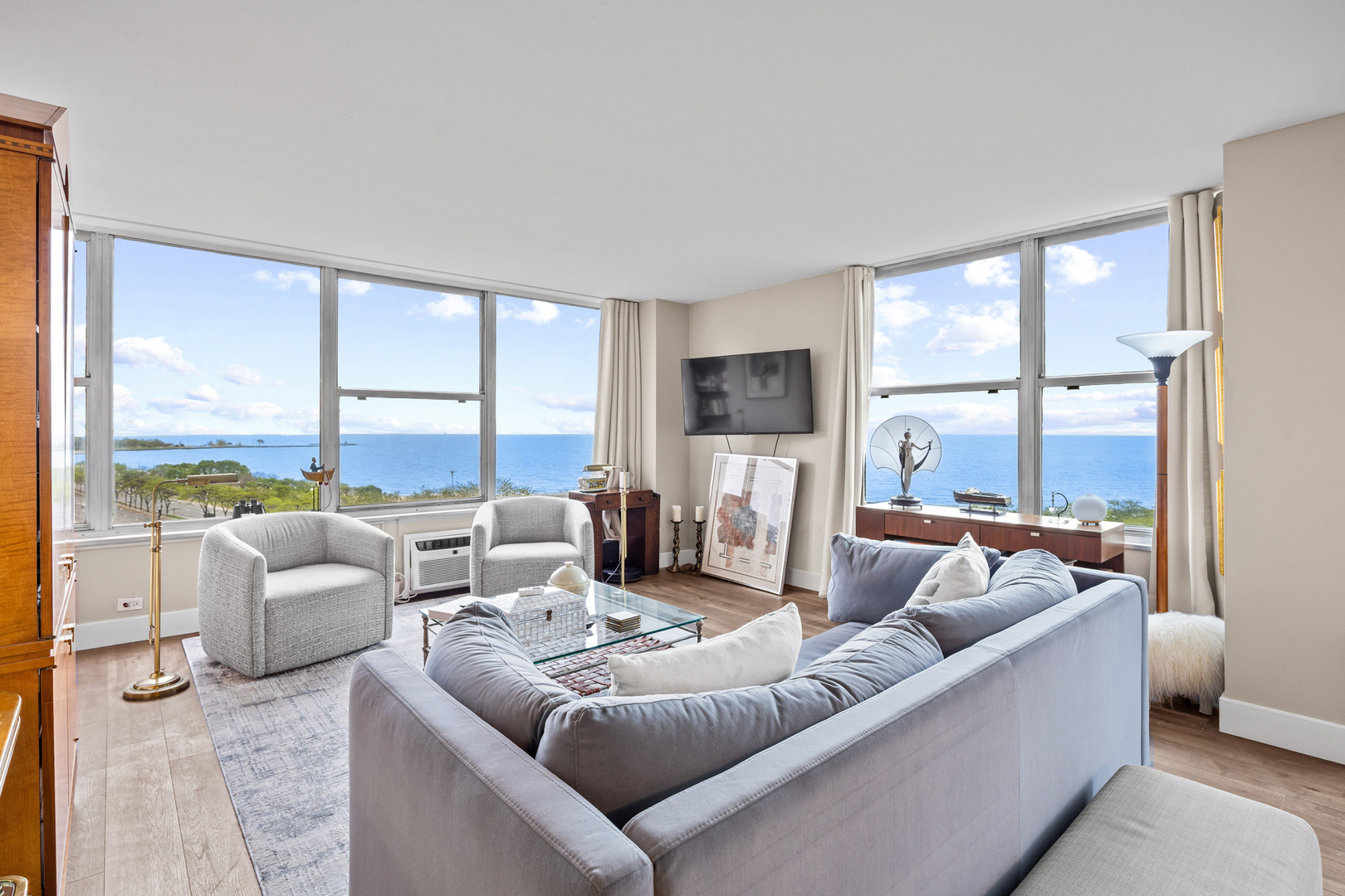 1000 N Lake Shore Drive 808 Property Photo 13