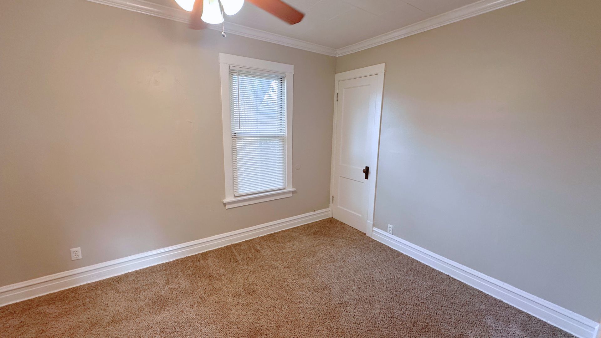 2030 170th Street Property Photo 6