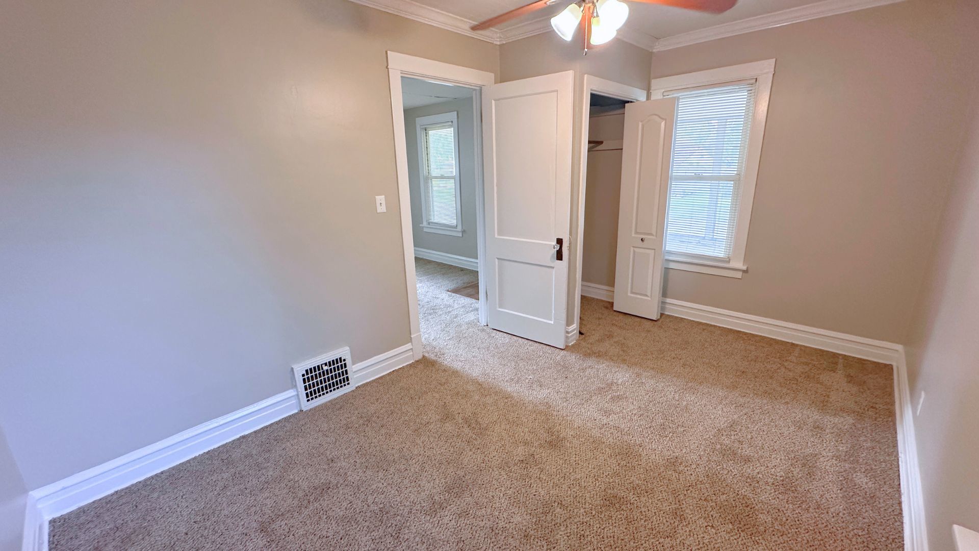 2030 170th Street Property Photo 8