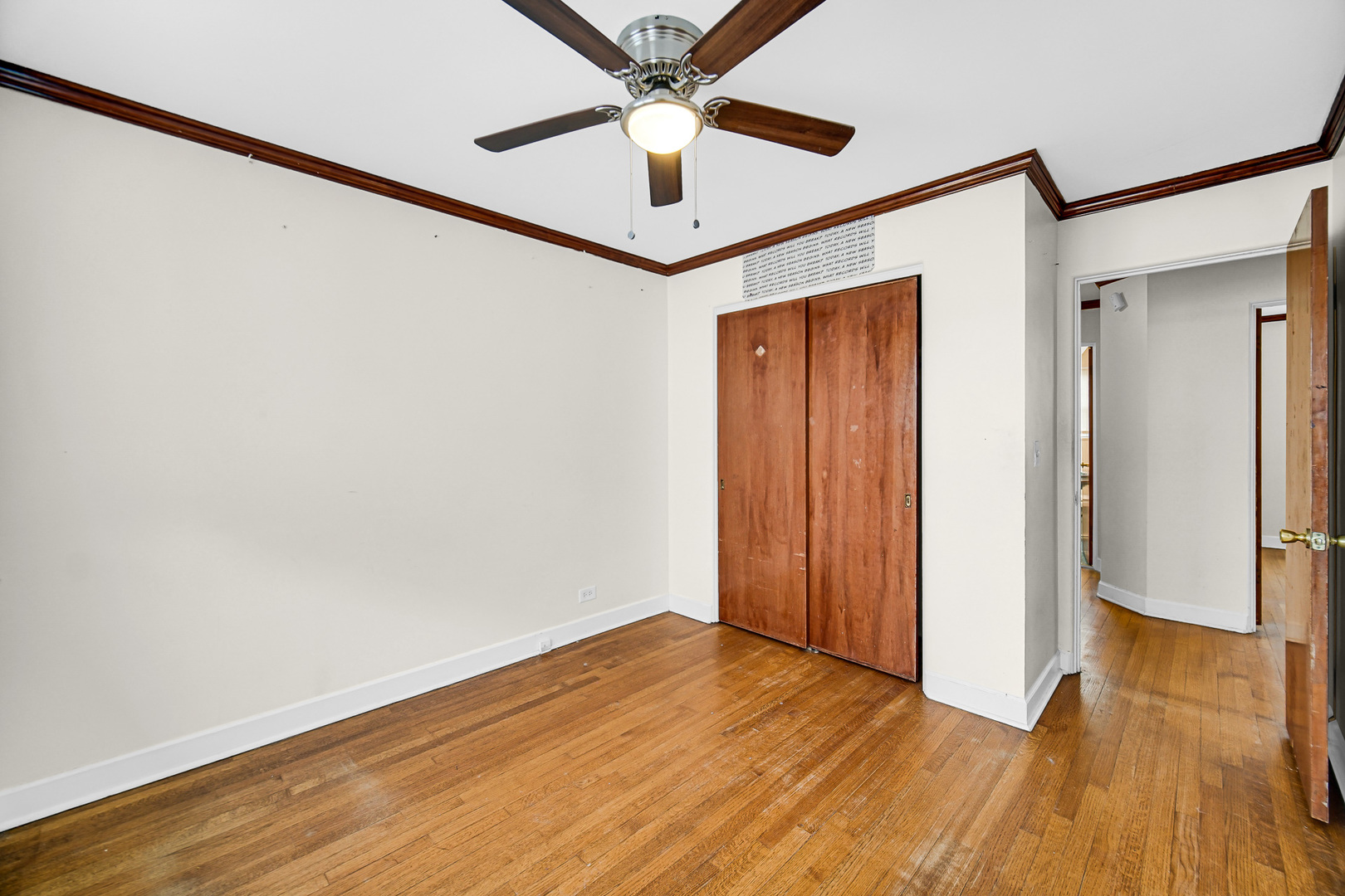 7248 N Ridge Boulevard Property Photo 18