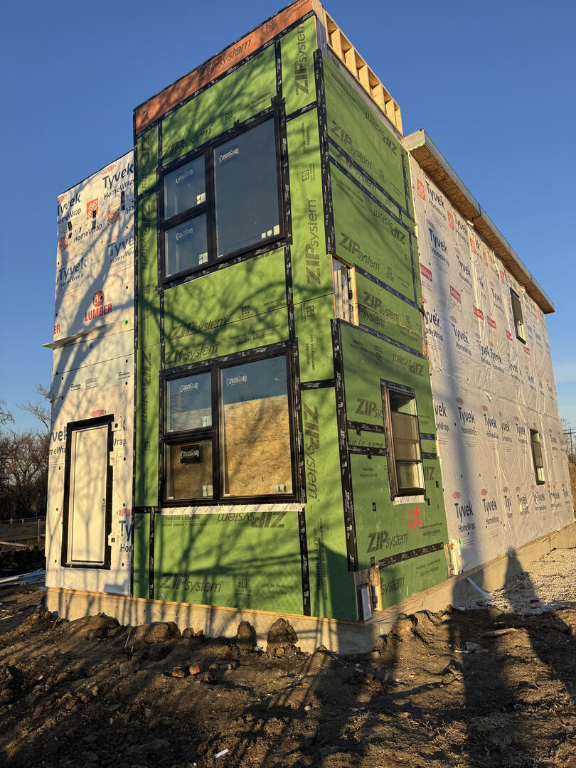 1327 Shields Avenue Property Photo 2
