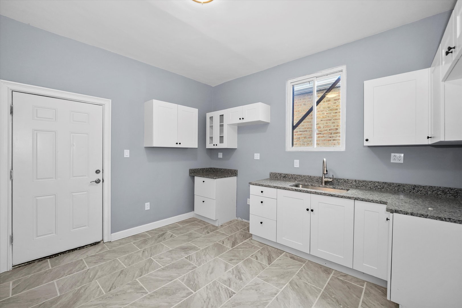 6619 S Maryland Avenue Property Photo 7