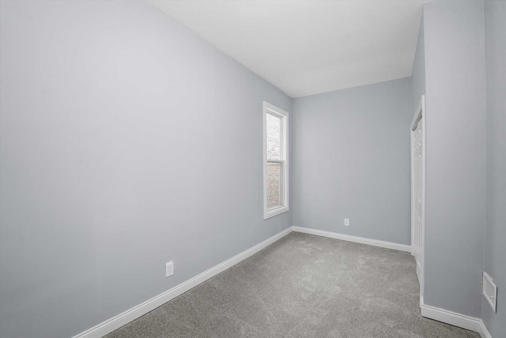 6619 S Maryland Avenue Property Photo 15