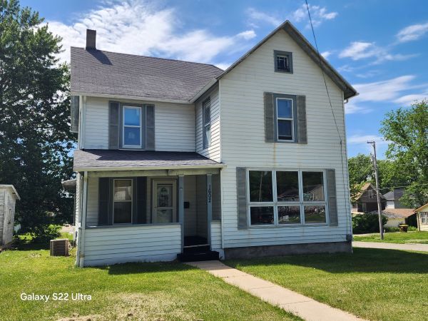 1602 S Highland Avenue Property Photo 1