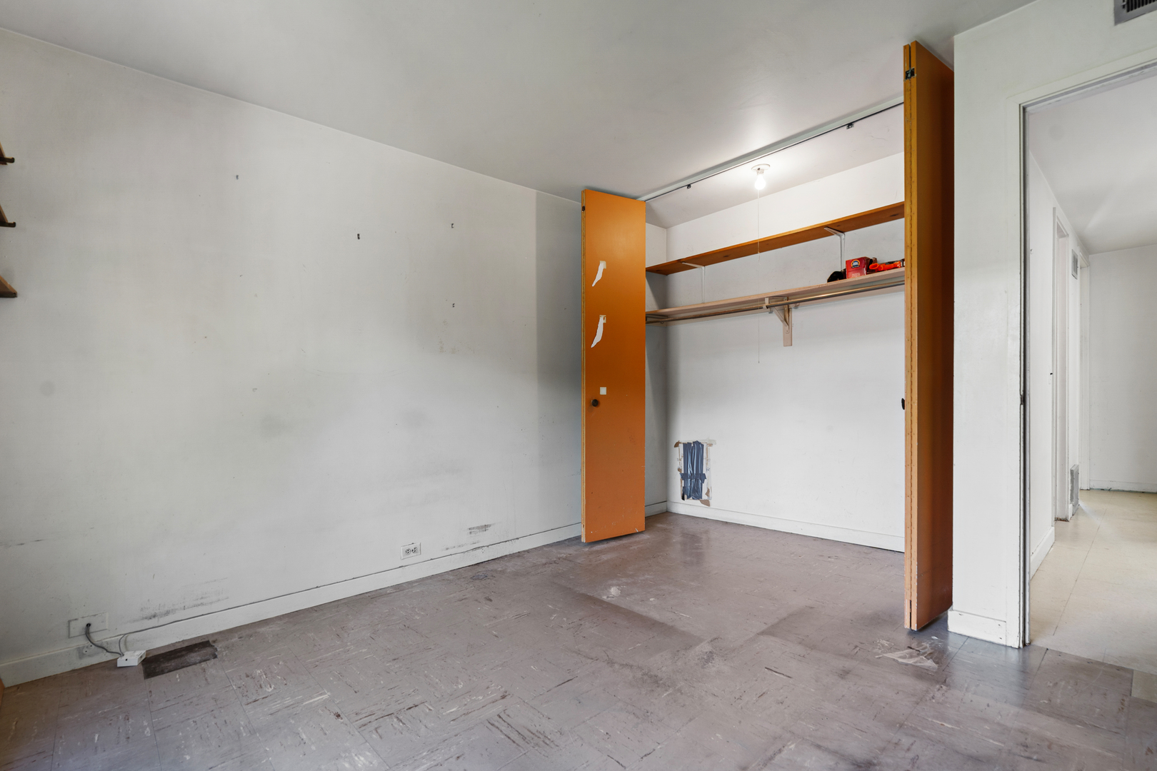 4753 S Woodlawn Avenue Property Photo 10