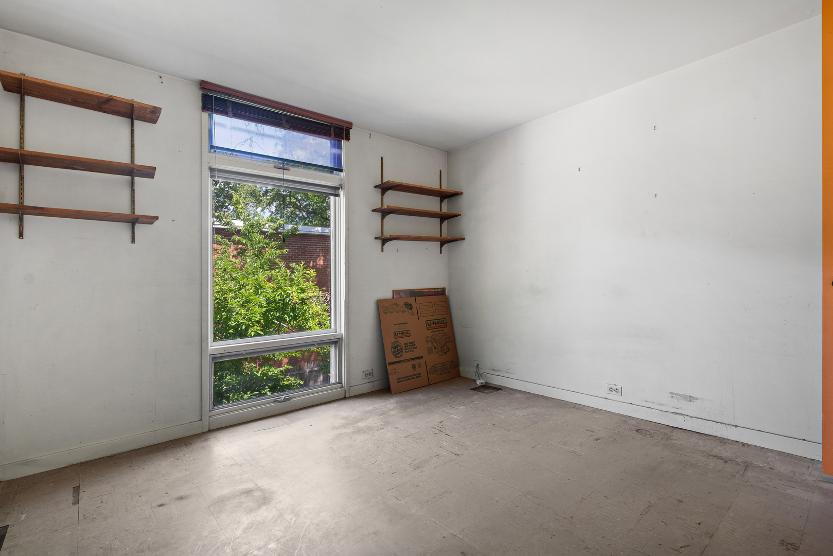 4753 S Woodlawn Avenue Property Photo 11