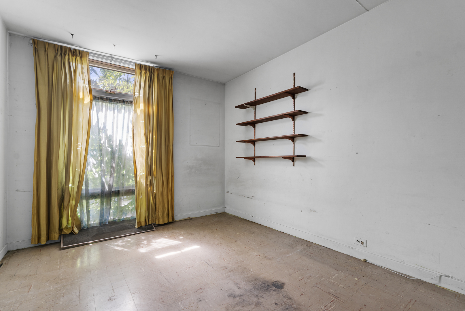 4753 S Woodlawn Avenue Property Photo 13