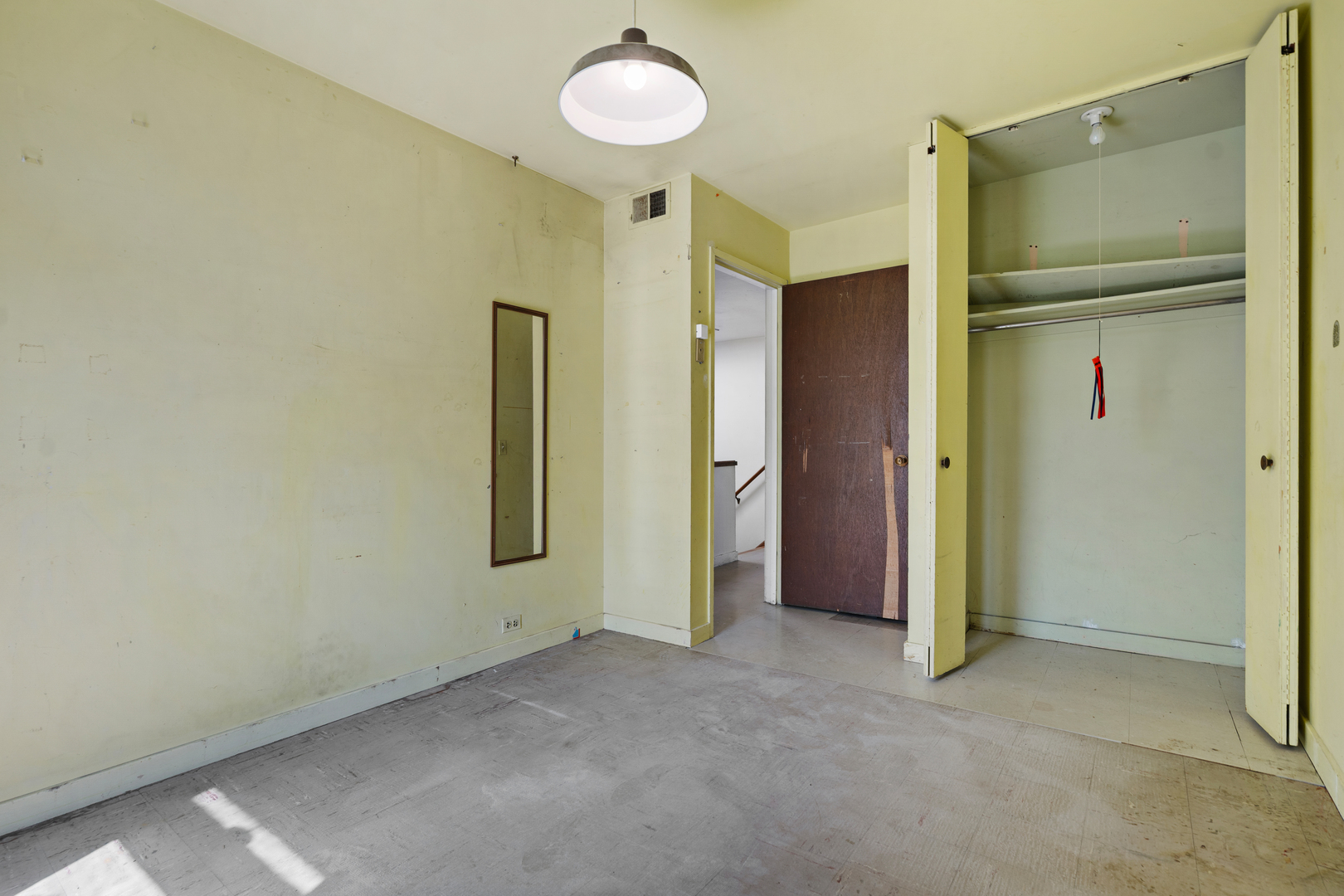 4753 S Woodlawn Avenue Property Photo 15
