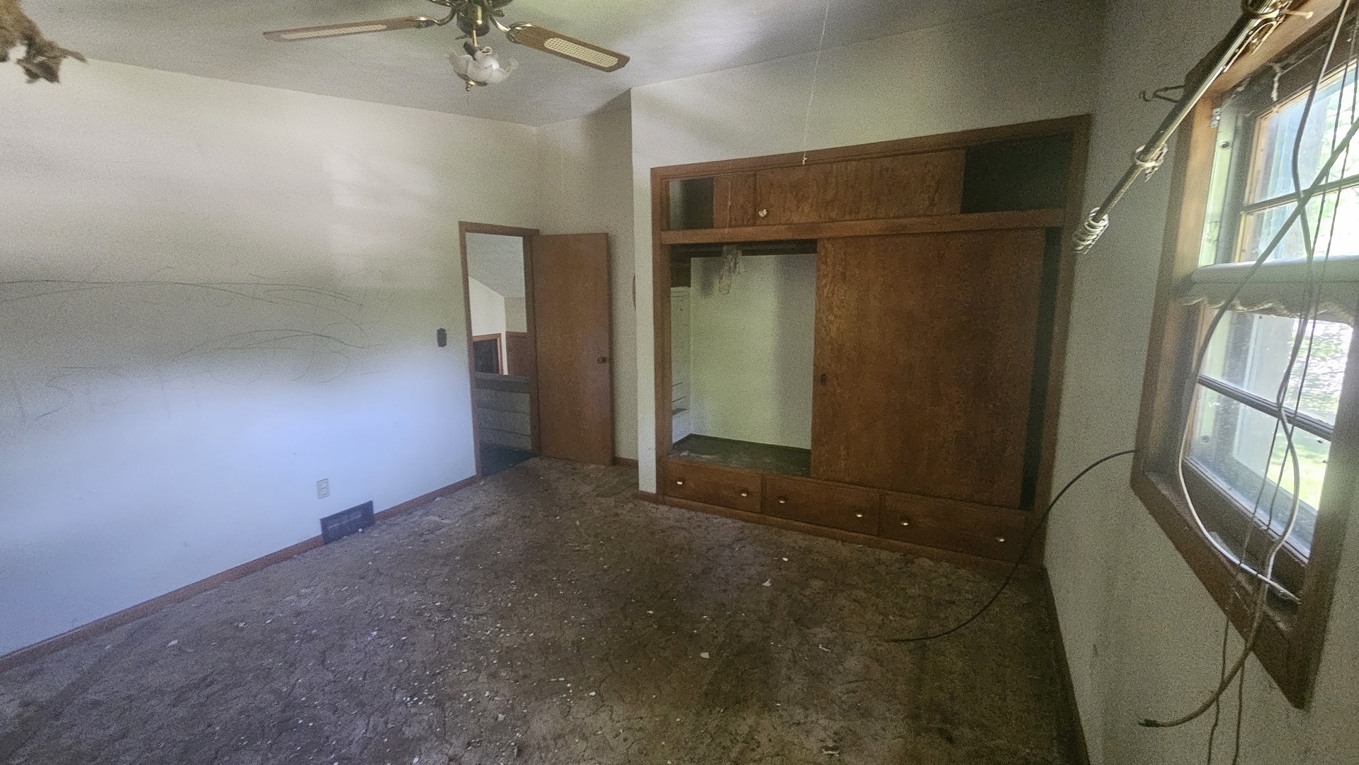 12675412 Property Photo 15