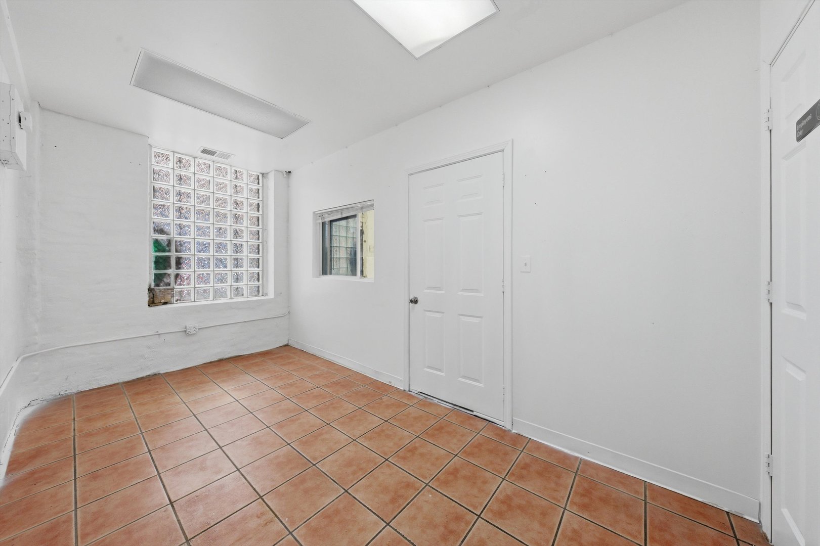 2290 S Blue Island Avenue Property Photo 4