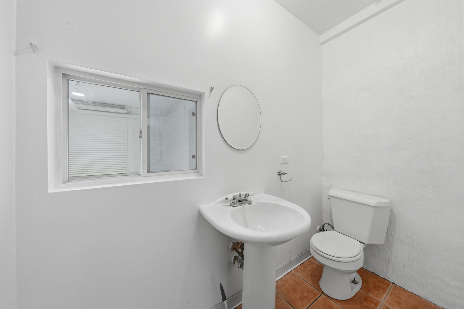 2290 S Blue Island Avenue Property Photo 5