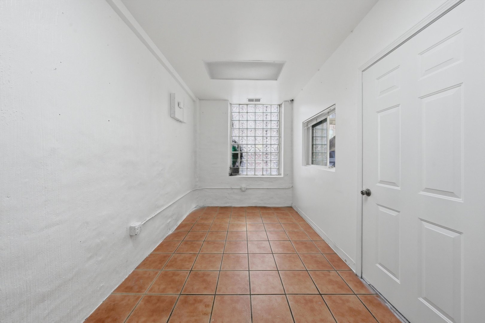 2290 S Blue Island Avenue Property Photo 7