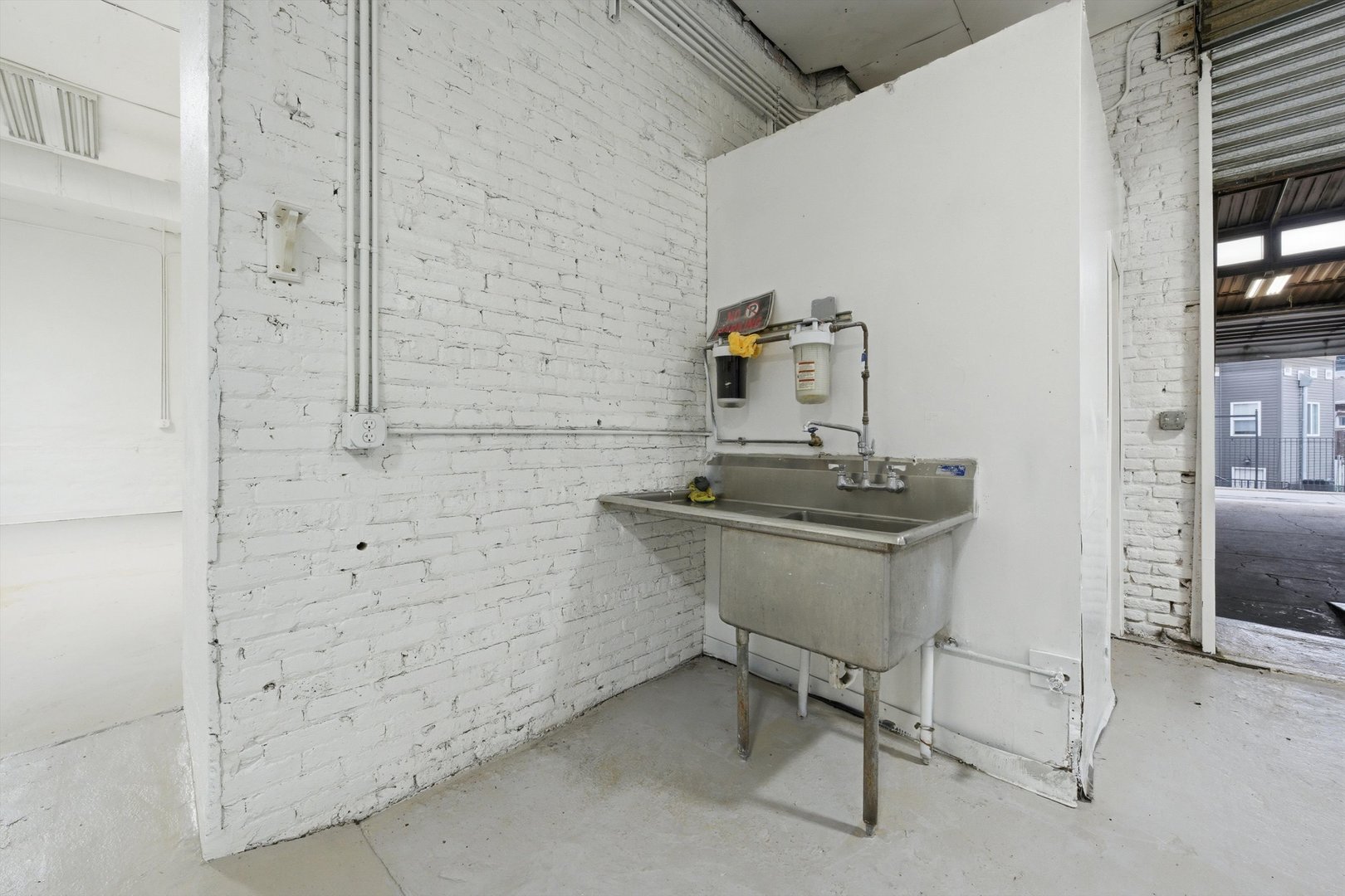 2290 S Blue Island Avenue Property Photo 9